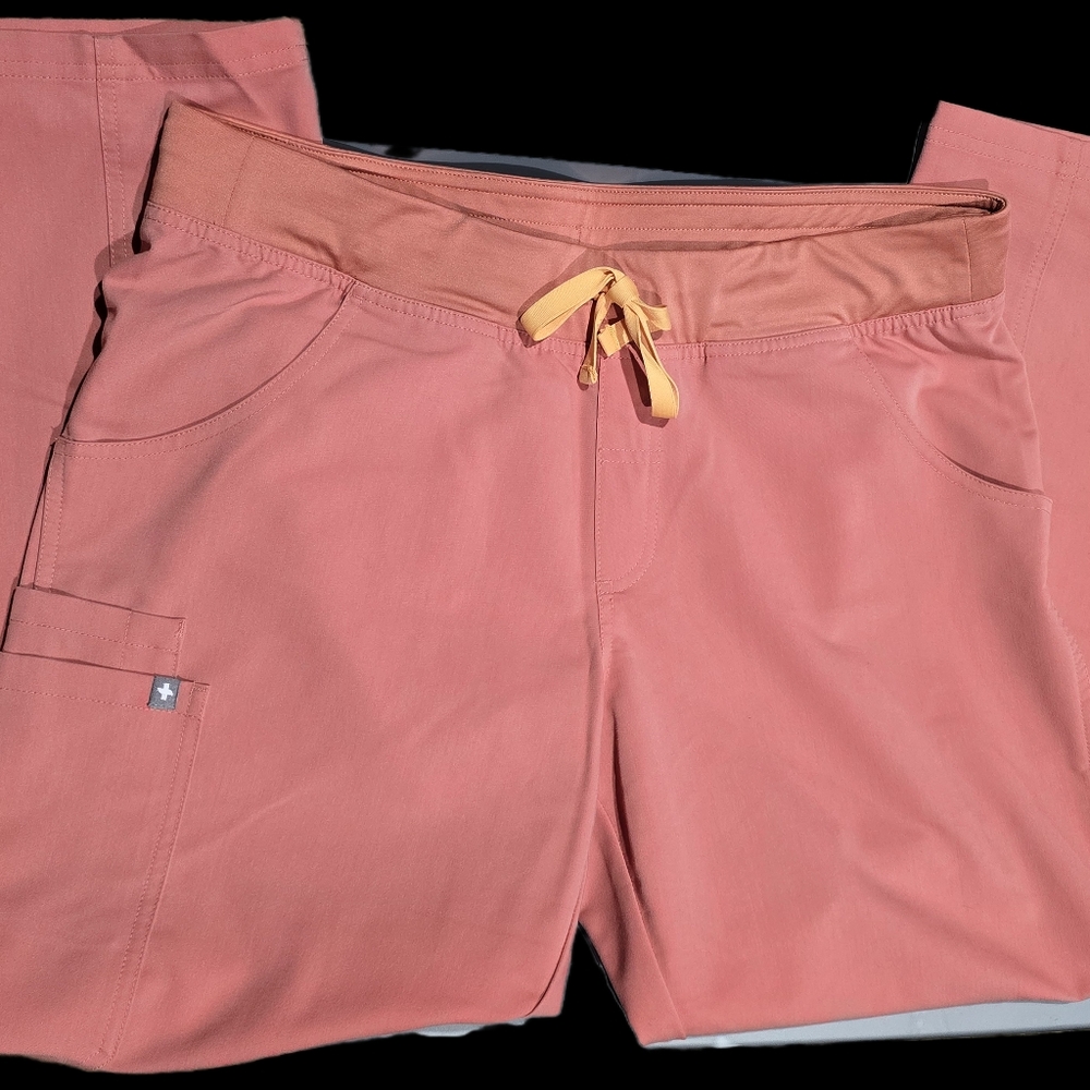 Figs Coral Petite Scrub Pants